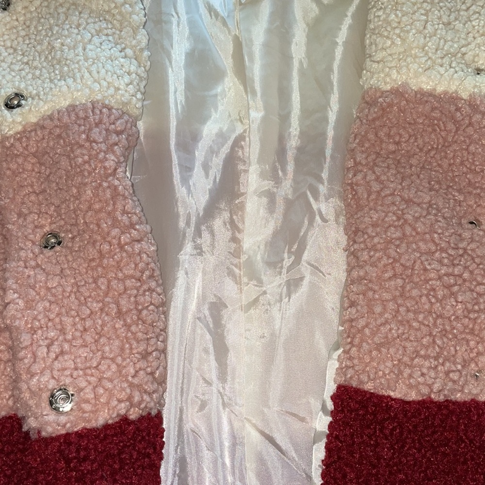 Sadie & Sage Woman’s coat.  Size Medium. - Picture 4 of 6